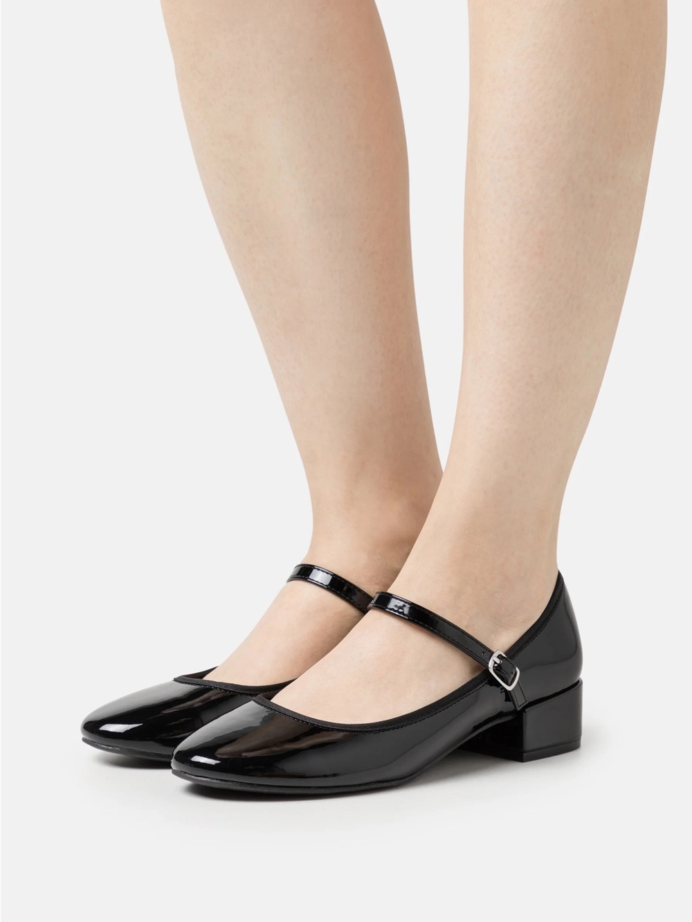 Madden Girl Tutuu size 9